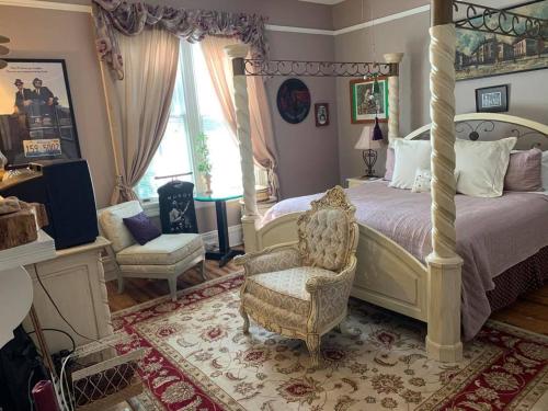 バスルーム共有のトリプルスタンダード, Inn Upon Moon River Plantation