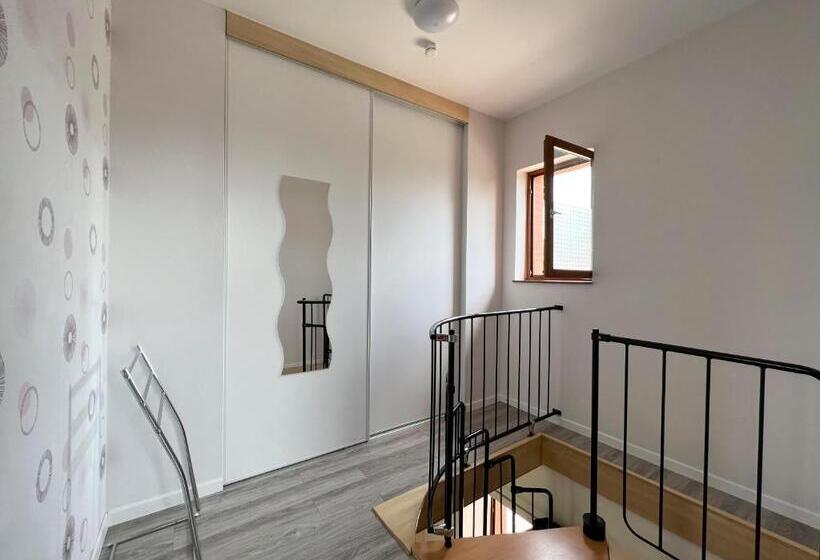 1階の1ベッドルームアパートメント, Residence La Salamandre