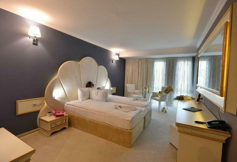 اتاق لوکس, Best Boutique