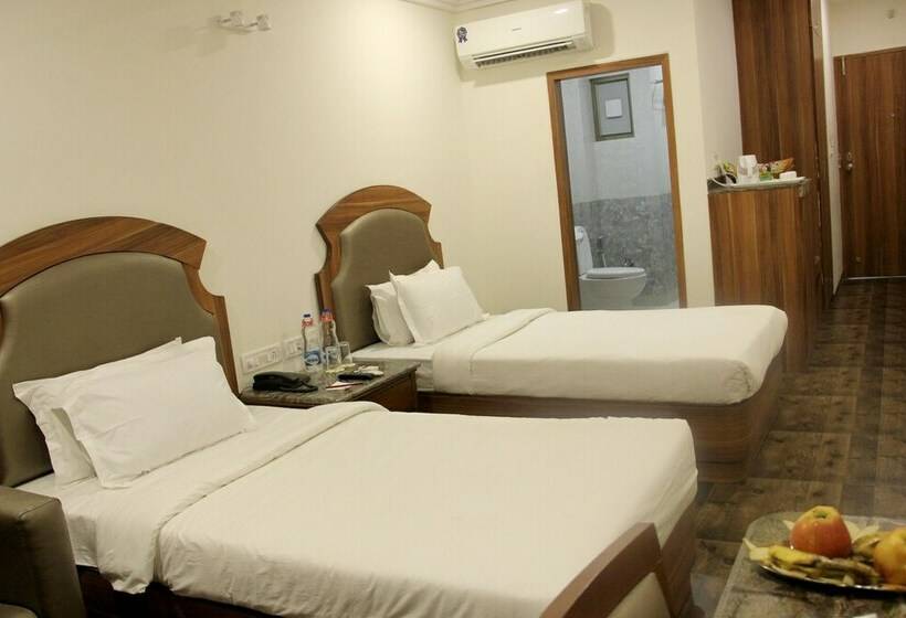 Номер Deluxe, Lords  Eco Inn Gandhidham