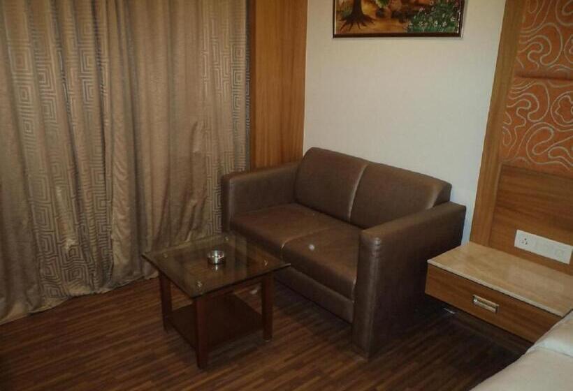 Номер Deluxe, Lords  Eco Inn Gandhidham