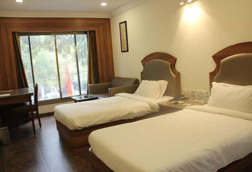 Номер Deluxe, Lords  Eco Inn Gandhidham