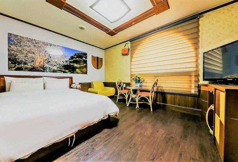 Номер Стандарт, Pine Motel