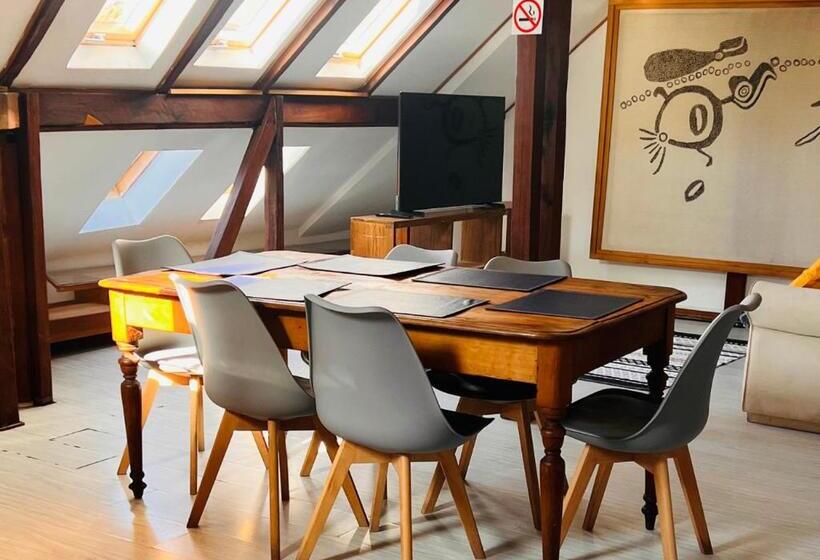 استودیوی استاندارد, Casona Montt 522   B&b