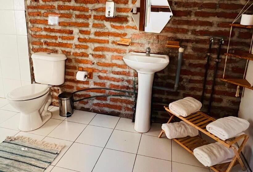 استودیوی استاندارد, Casona Montt 522   B&b