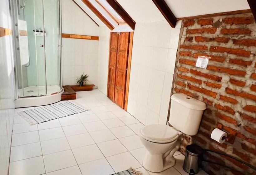 استودیوی استاندارد, Casona Montt 522   B&b