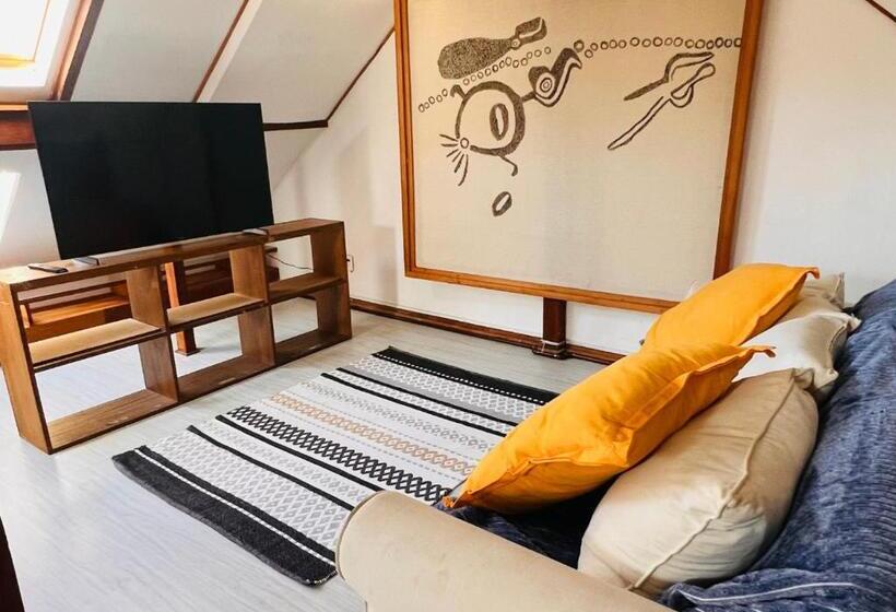 استودیوی استاندارد, Casona Montt 522   B&b