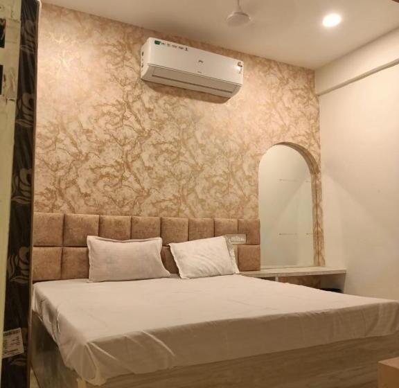 Номер Deluxe, Goroomgo Kshipra Guest House Ujjain