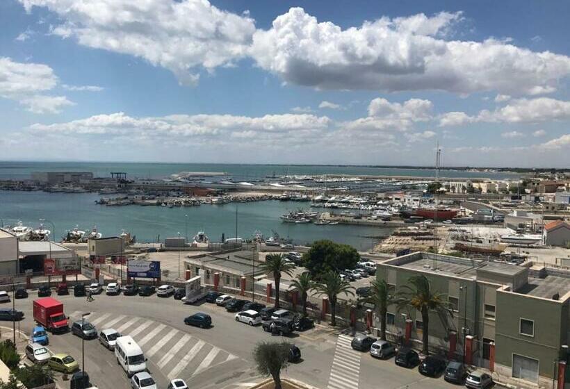 オーシャンビュースタンダードルームバルコニー付き, B&b Piazza Marconi