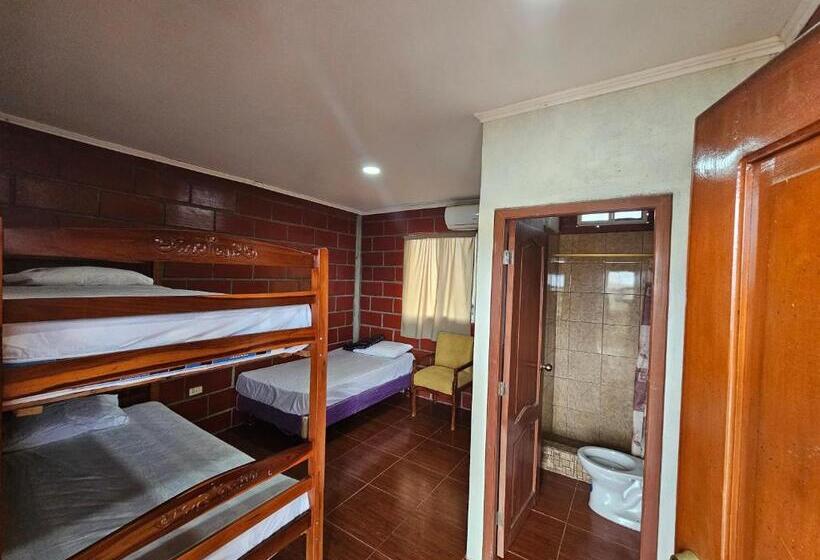 패밀리 룸, Camping Hostel