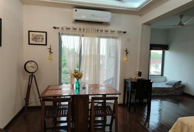 Апартаменты Deluxe 2 Спальни, Luxurious Riverfront  9min From Morjim Beach Span Suites And Villas
