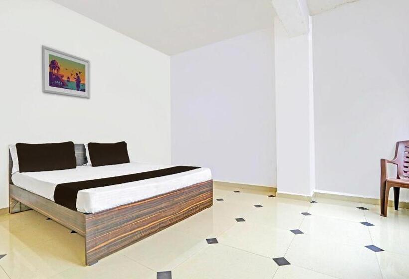Трехместный Номер Классика, Oyo Hotel Galaxy
