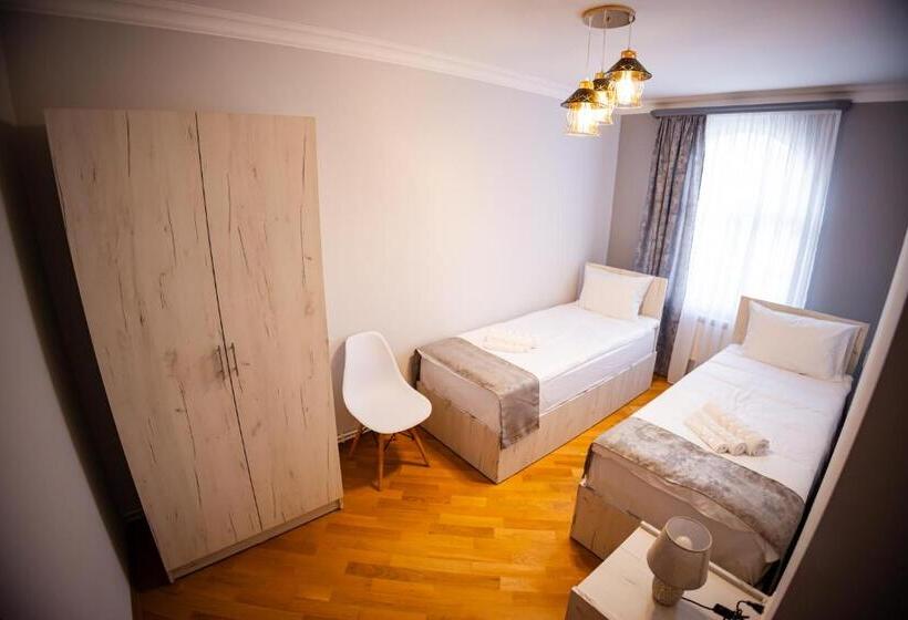 اتاق استاندارد با چشم‌انداز, Lily S Guest House