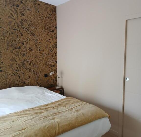 Номер Стандарт, Chambre Avec Terrasse Et Salle De Bain Privative