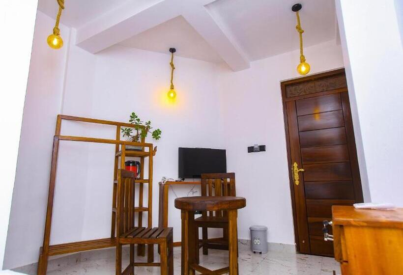 Номер Deluxe Одноместный, Sakura Surf Lanka Hotel & Restaurant