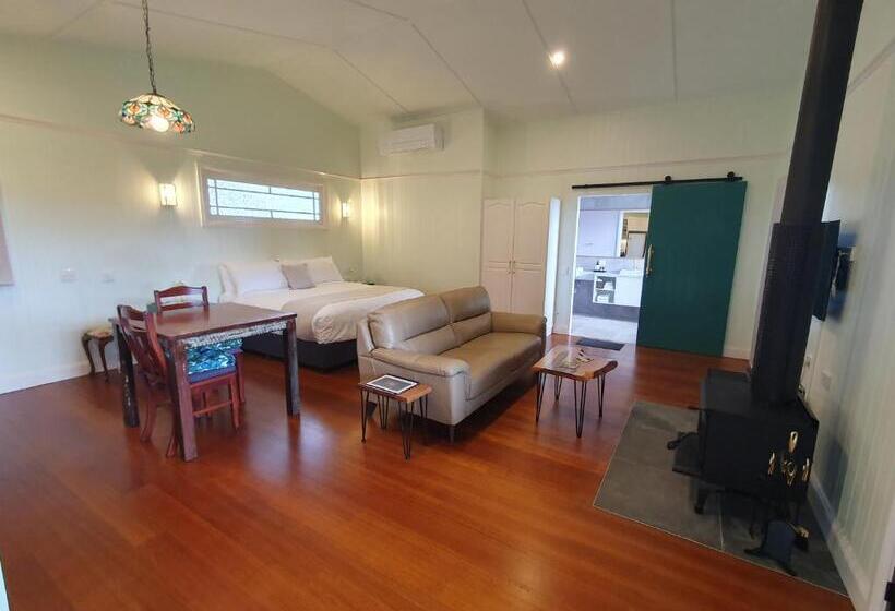 Стандартный Номер Кровать Кинг, Couples Accessible Cabin, Zarina Country Cabins, 6