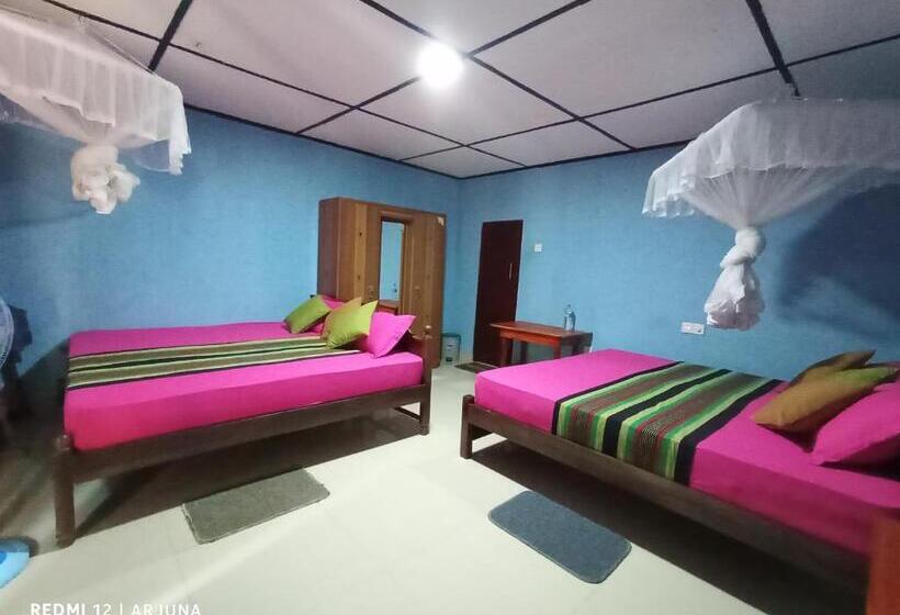 Семейный Номер Вид на Сад, Travels First Sigiriya Hostel