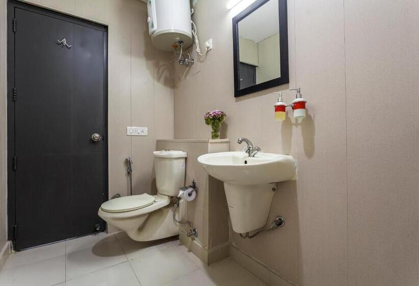 Трехместный Номер Классика, Super Townhouse Sector 51 Noida Near Iskcon Temple Noida