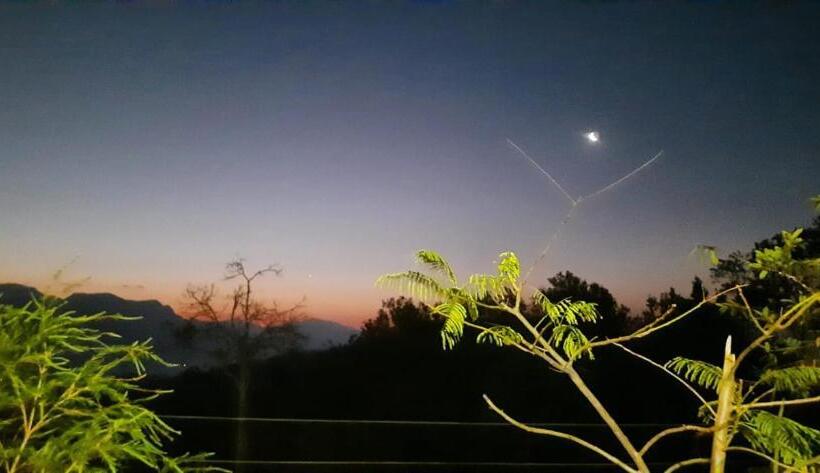 اتاق استاندارد با چشم‌انداز باغ, Coffee Farmstay In Tamang,chepang Village Parewakot ,chitwan