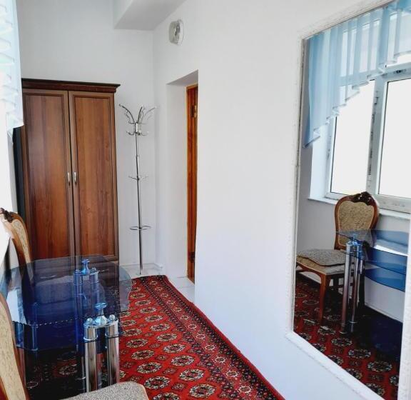 اتاق لوکس سه تخته, Parvina Boutigue