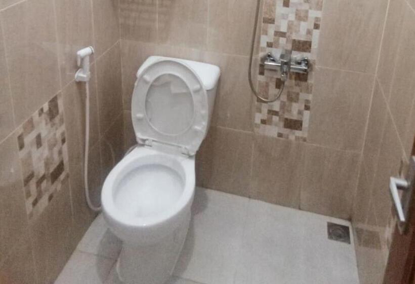 Номер Deluxe, Reddoorz Syariah Near Unimus Semarang