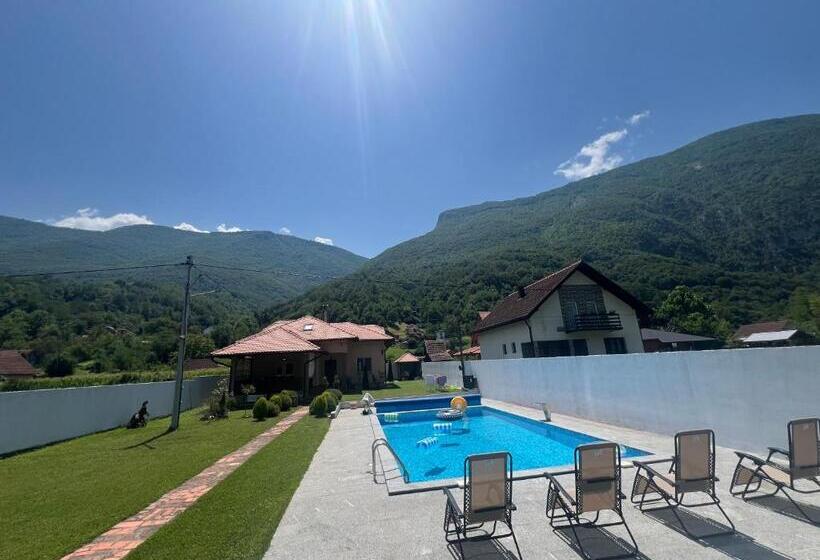 آپارتمان 1 خوابه, Victory Pool House