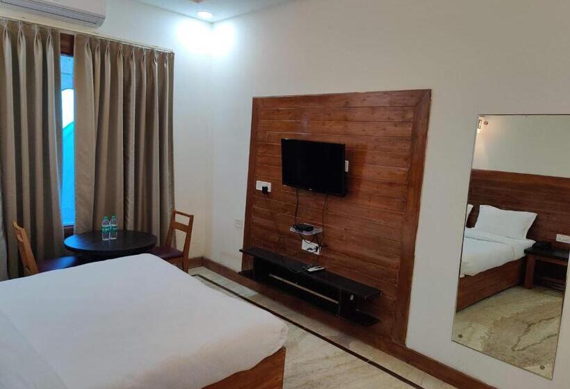 Номер Стандарт, Orchha Club And Resort   Ocr