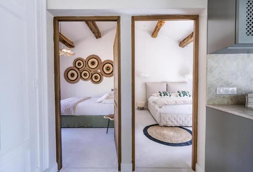 Апартаменты 2 Спальни с Террасой, Secret D Uzès   Place Aux Herbes