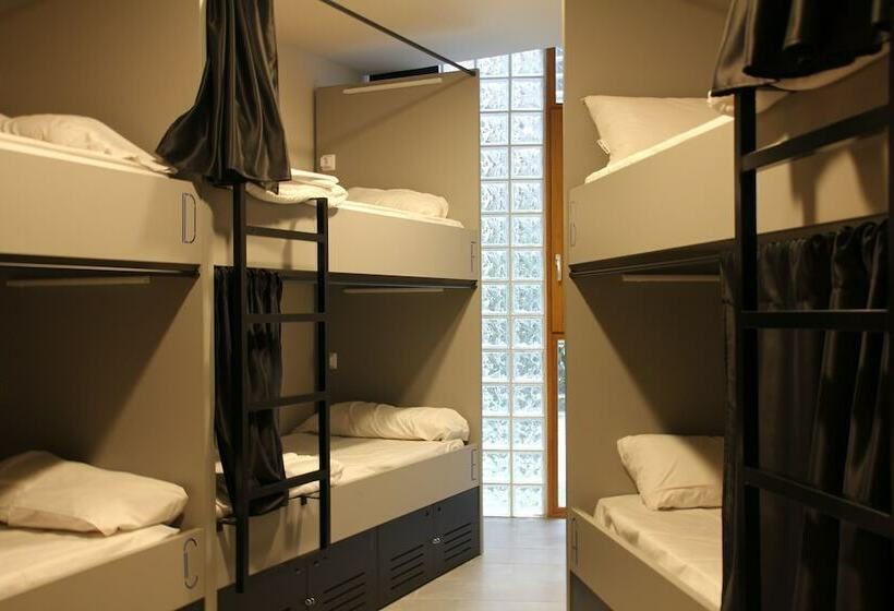 Cama em Quarto Compartilhado, Bcool Bilbao  Hostel