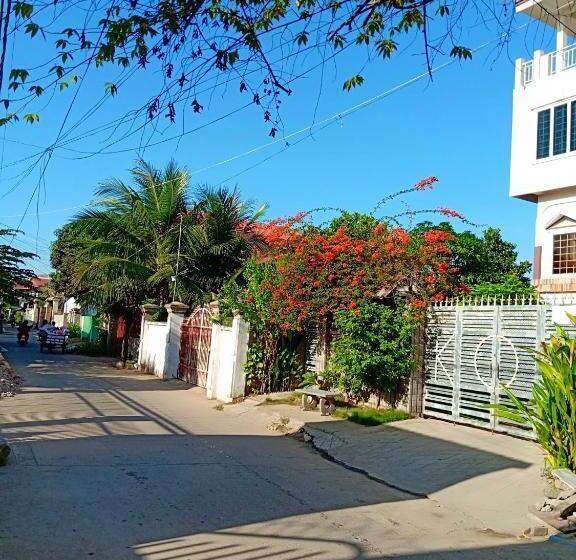 غرفة قياسية فردية, Kol House