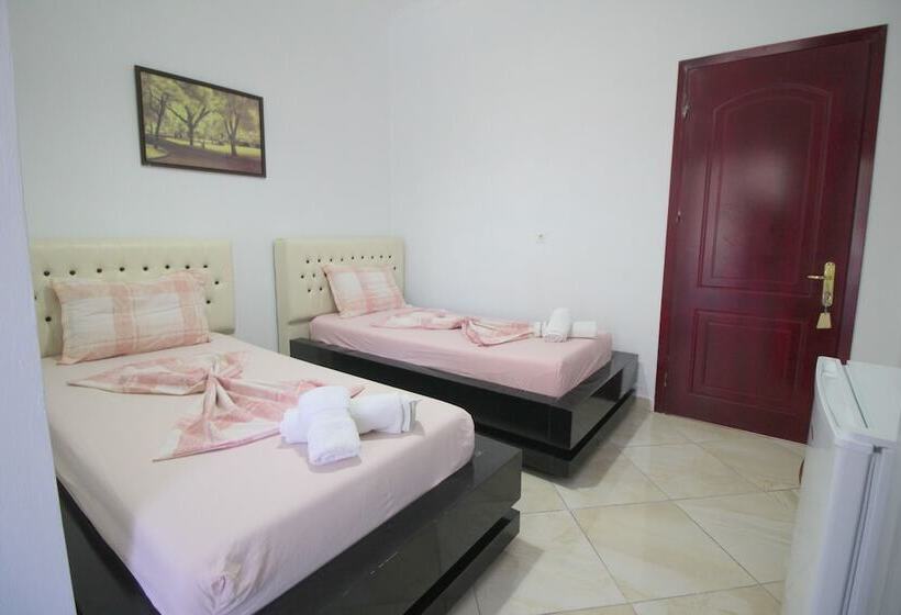 اتاق استاندارد با بالکن, Andy Apartments