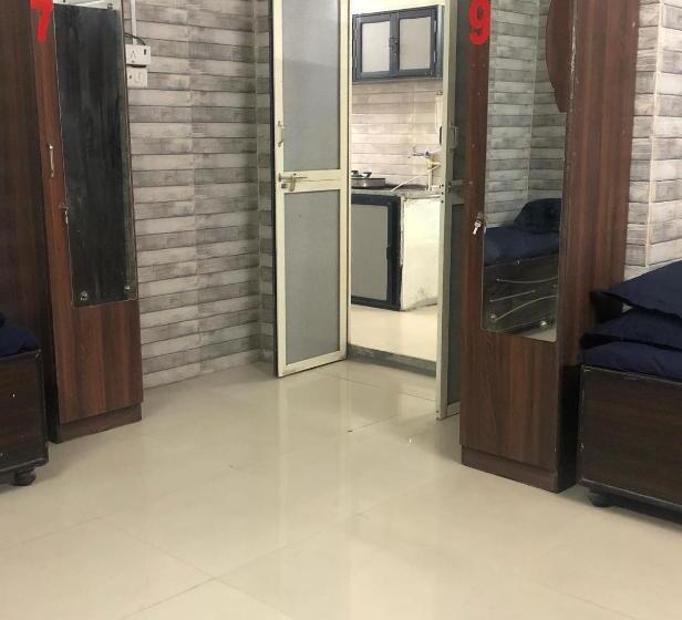Quarto Estandar Banheiro Compartilhado, Charyana Solo Backpackers