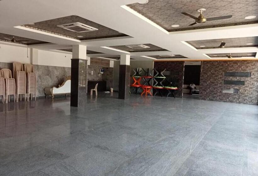 标准单人间, Krishna Garden