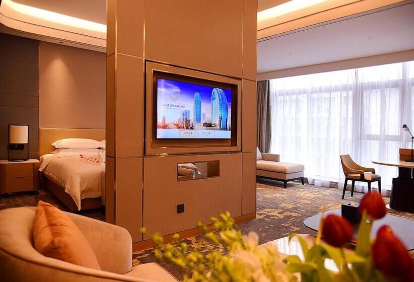 Deluxe Suite King Bed, Ytl Ouyue International