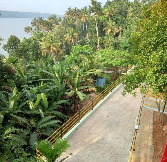스탠다드 발코니 룸, Kayaltheeram Resort & Homestay
