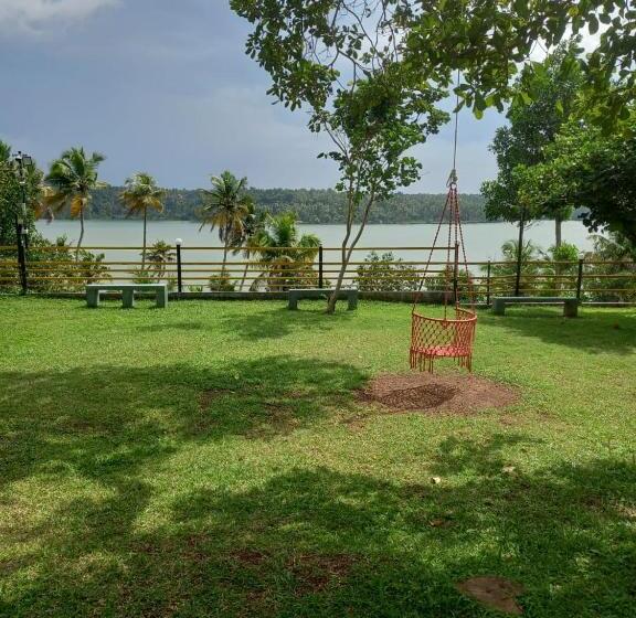 스탠다드 발코니 룸, Kayaltheeram Resort & Homestay