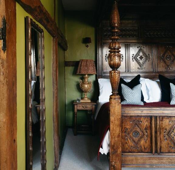 اتاق استاندارد با تخت بزرگ, Boys Hall