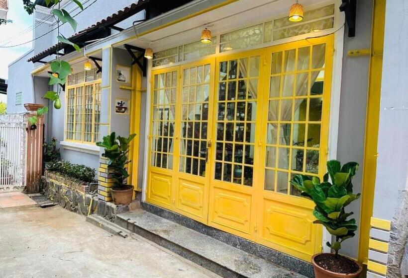 اتاق استاندارد با سرویس بهداشتی مشترک, ở Mô Dalat