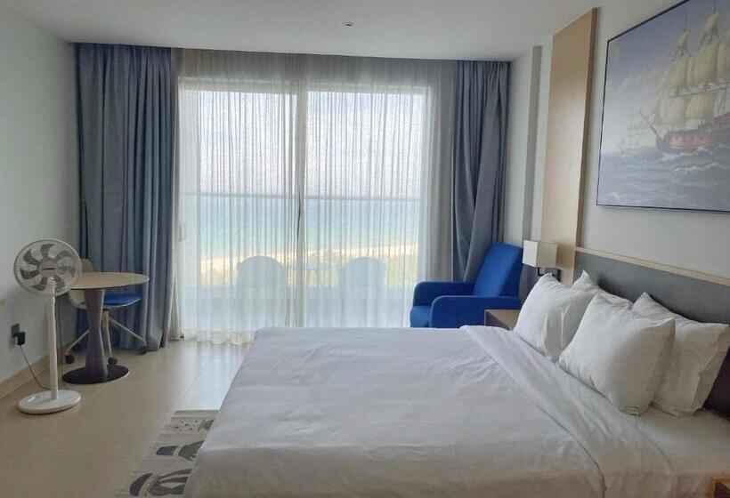 اتاق استاندارد با تخت بزرگ, Wyndham Garden Cam Ranh   Villa 3 Phòng Ngủ
