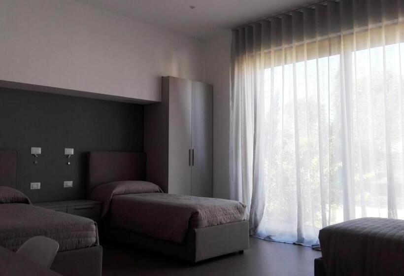 اتاق لوکس چهار تخته, La Casa Nel Verde