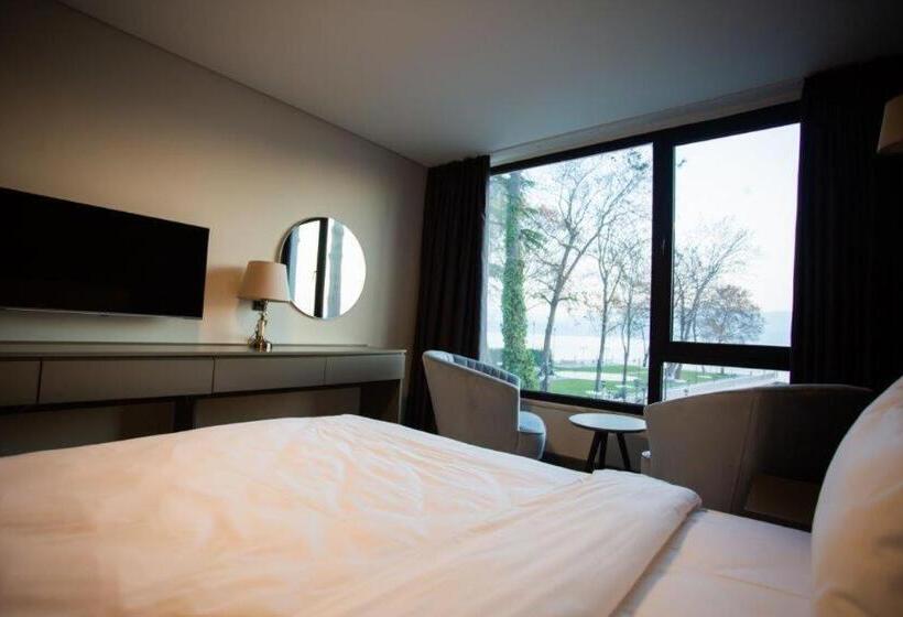اتاق استاندارد با چشم‌انداز دریاچه, Dellago Luxury Hotel Sapanca