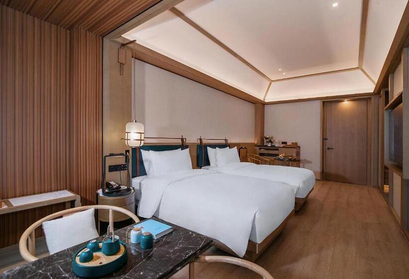 Quarto Estandar Interior, Maree