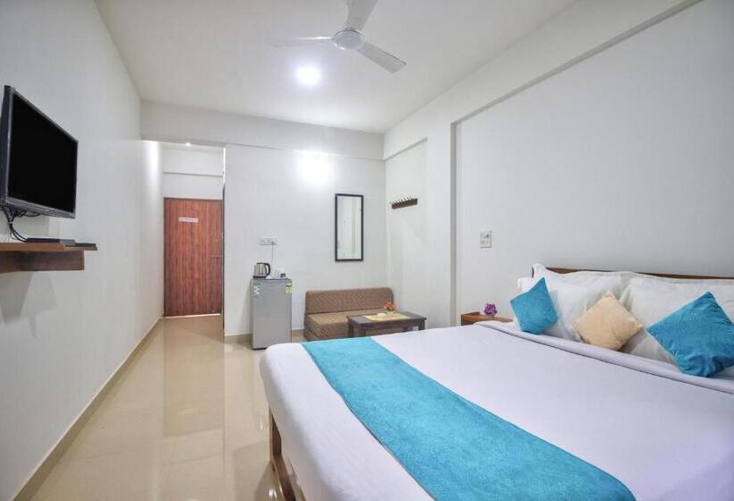 سوییت لوکس, Explorer Calangute