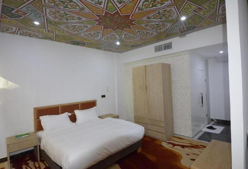 Cameră Standard, Melian