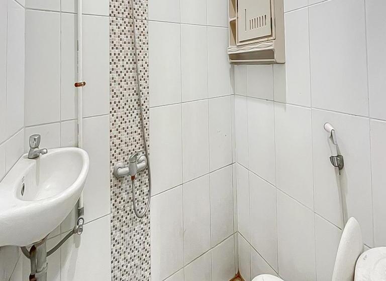 Номер Стандарт, Reddoorz At Wahidin Street Cirebon