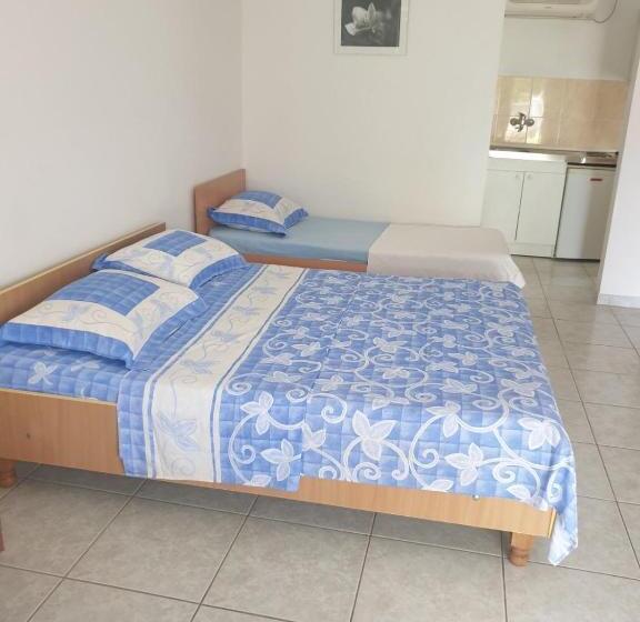 استودیو استاندارد با تراس, Villa Smokva