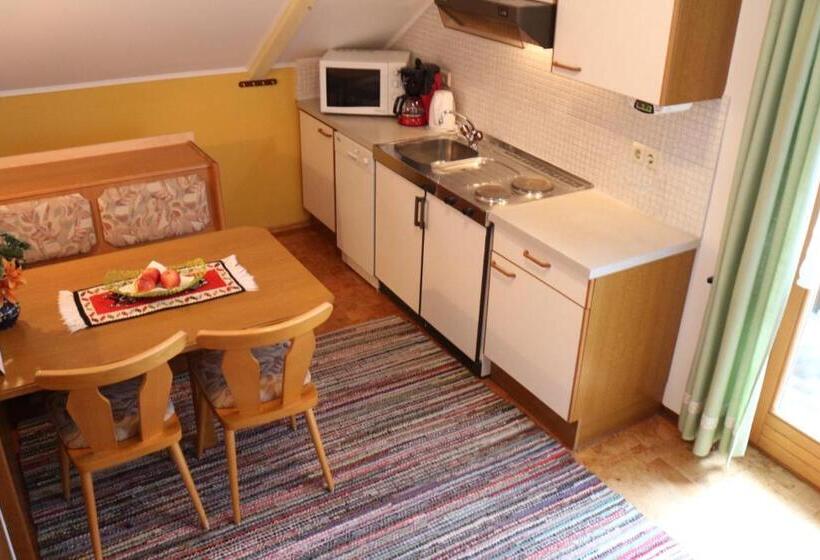 1 Bedroom Apartment Lake View, Ferienwohnungen Kraker