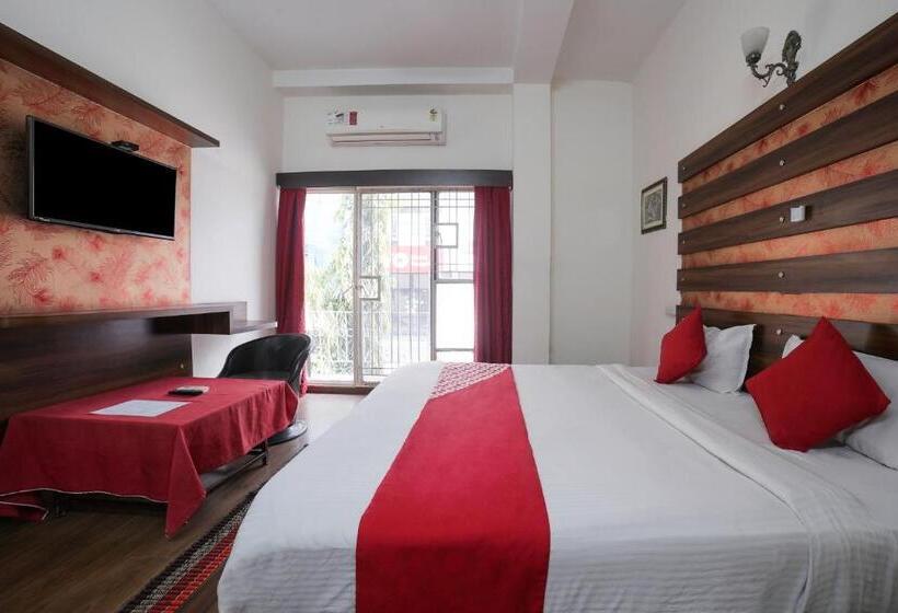 اتاق لوکس سه تخته, Oyo Hotel Arawali Inn