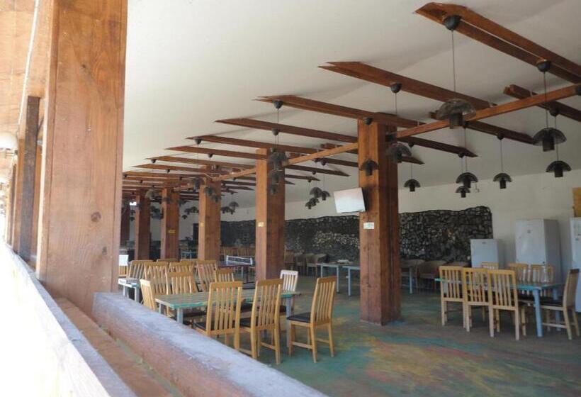 اتاق استاندارد سه نفره, Greenstone Land   Corbu
