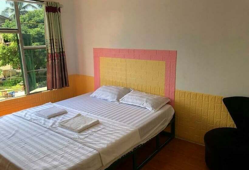 Quarto Deluxe, Army Barracks Guesthouse
